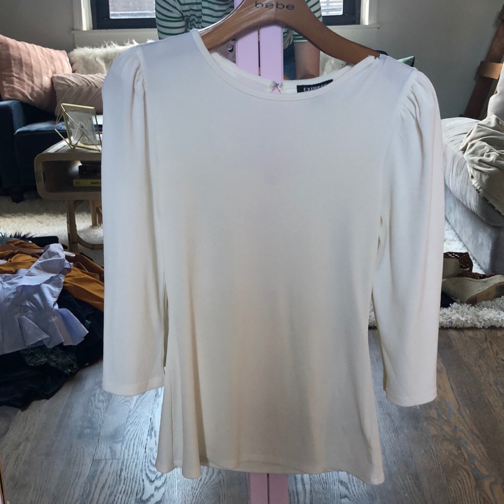 Express puff 3/4 sleeve top